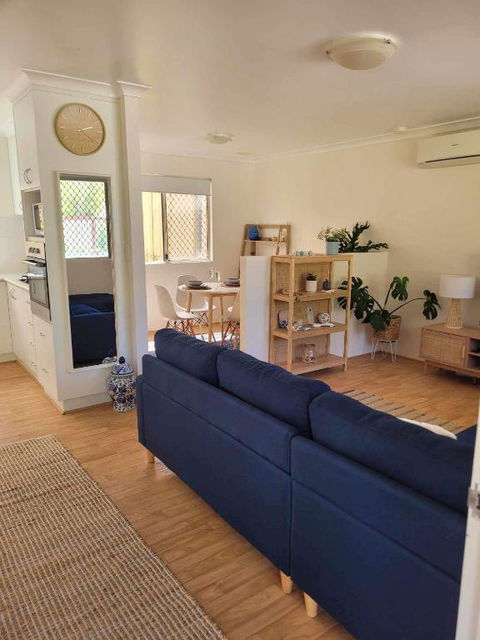 G&R Beach Cottage - Foster Accommodation 2