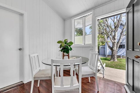 Gabba Central 2 Separate Homes 1 Block 6 Bdrms - Foster Accommodation 4