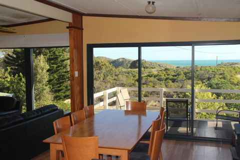 Gabbadah Beach House - Foster Accommodation 1