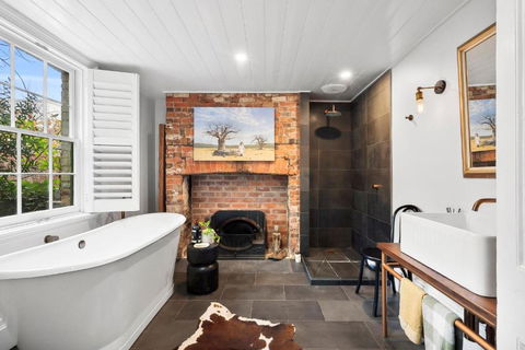 Gable House Geelong - Foster Accommodation 4