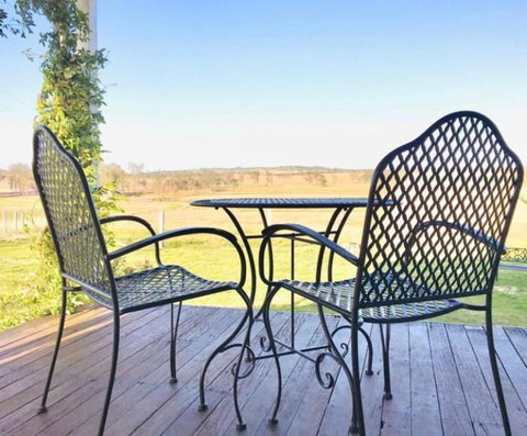 Galbraith Farmhouse South Burnett - Foster Accommodation 2