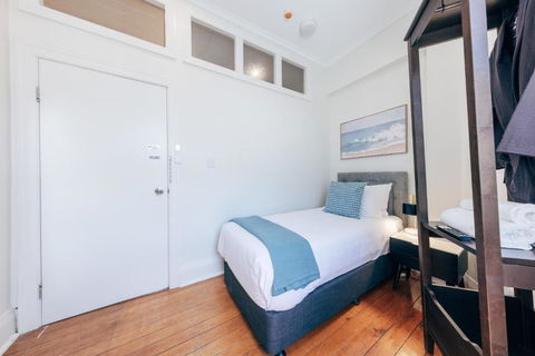 Gaslight Inn - Adults Only - Foster Accommodation 4