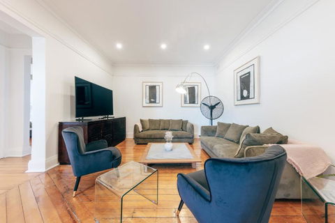 Gaslight Inn - Adults Only - Foster Accommodation 1
