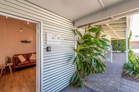 Gawler Townhouses 1C , 1 Queen Bed - Foster Accommodation 1