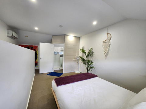 Gawler Townhouses 1a - Foster Accommodation 2