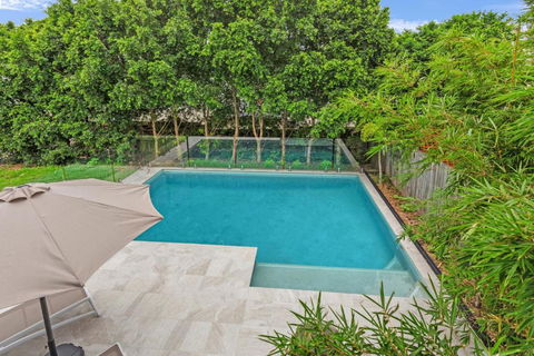 GEORGE8- THE ULTIMATE, FAMILY BEACH HOUSE! - Foster Accommodation 2