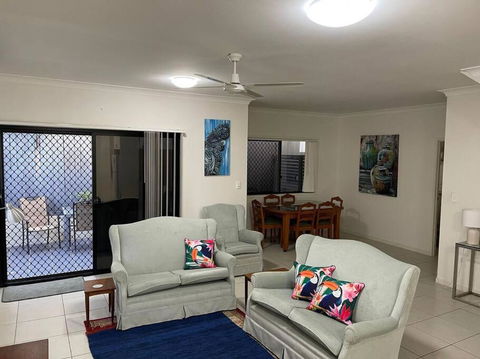 Georgina Townhouse - Foster Accommodation 4