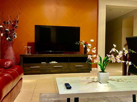 Golf View Charm - Foster Accommodation 1