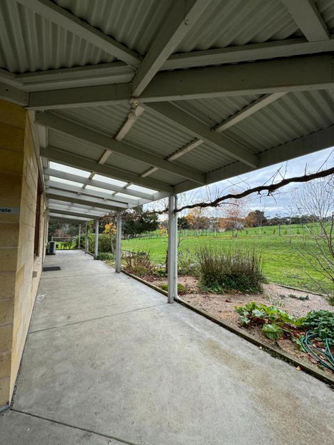 GORGE Chocolates Farmhouse - Foster Accommodation 2