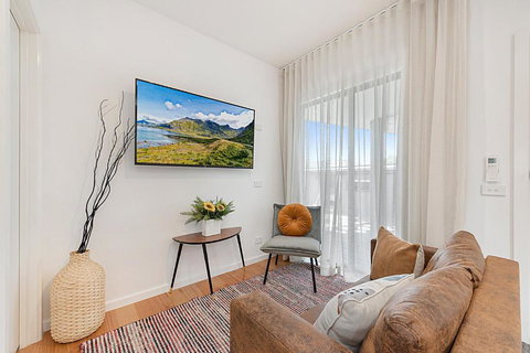 Gorgeous 3-Bed House With Spacious Shared Backyard - Foster Accommodation 0