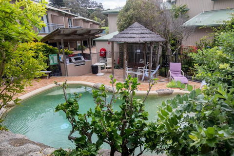 GORGEOUS STUDIO + 100M TO BEACH + POOL - Foster Accommodation 1