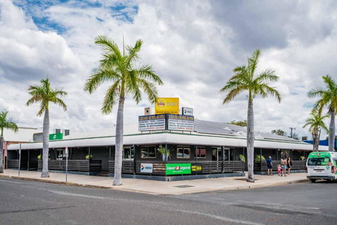 Grand Hotel Motel - Foster Accommodation 1