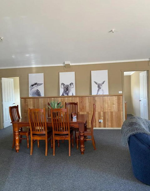 Great Lakes Wilderness Three Bedroom Home - Foster Accommodation 1