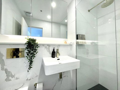 GREEN Skyline View2BR Close To Easter Show - Foster Accommodation 1