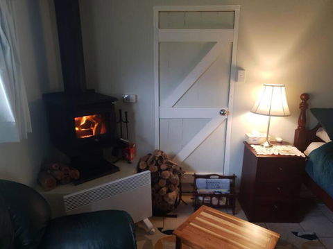 Handsome Hills Dairy Retreat - Foster Accommodation 3