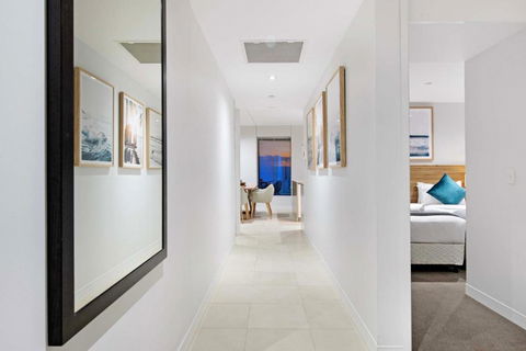 GUARANTEED OCEAN VIEW - Level 16 And Up - Soul Surfers Paradise - Self Contained &Privately Managed - Foster Accommodation 1