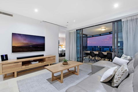 GUARANTEED OCEAN VIEW - Level 16 And Up - Soul Surfers Paradise - Self Contained &Privately Managed - Foster Accommodation 3