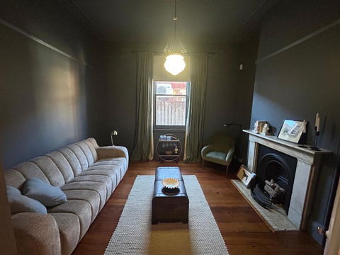 Historic Camden House - Foster Accommodation 2