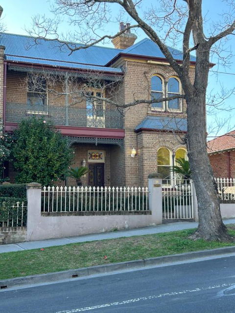 Historic Camden House - Foster Accommodation 0