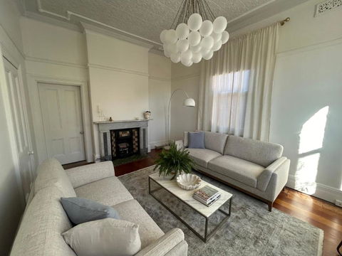 Historic Camden House - Foster Accommodation 1