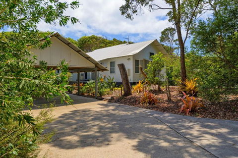 Ibis 15 - Foster Accommodation 1