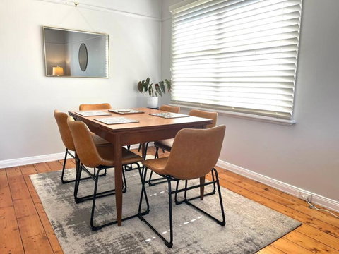 House With Forest Views - Foster Accommodation 1