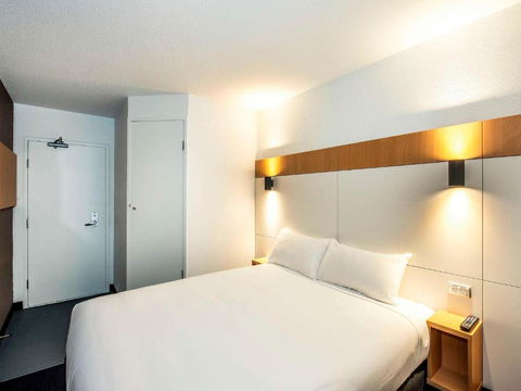 Ibis Budget - Enfield - Foster Accommodation 1
