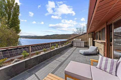 Ibis On Lake Jindabyne - Foster Accommodation 1