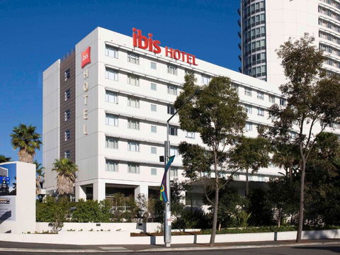 Ibis Sydney Olympic Park - Foster Accommodation 0
