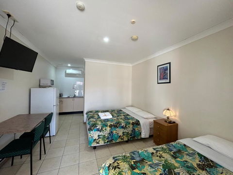 IGrand Motel - Foster Accommodation 0