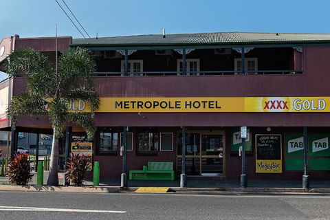 Hotel Metropole Proserpine - Foster Accommodation 1