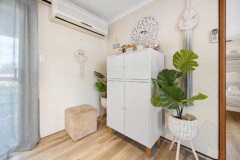 INVERLOCH - 2 Separate Houses In One! - Foster Accommodation 3