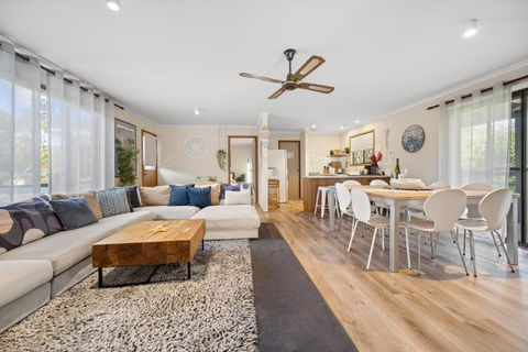 INVERLOCH - 2 Separate Houses In One! - Foster Accommodation 2