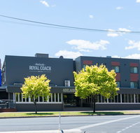 Adelaide Royal Coach - Foster Accommodation