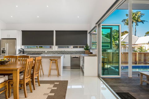 Aditi - Timber Vacation Home - Foster Accommodation 3