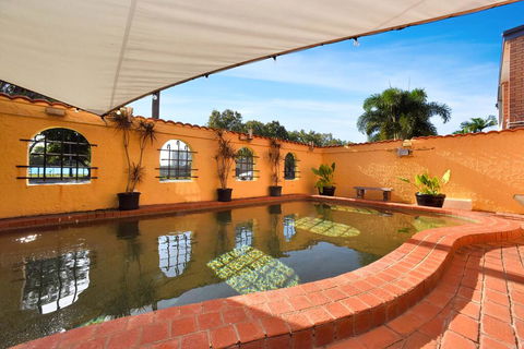 Adobe Motel - Foster Accommodation 1