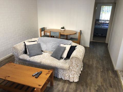 Affordable Comfortable Inglewood Apartment+Pool - Foster Accommodation 2