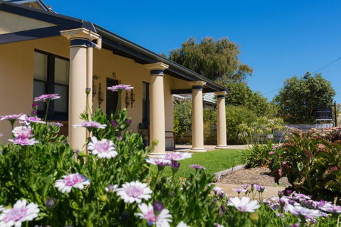 Agnes Cottage Bed & Breakfast - Foster Accommodation 0