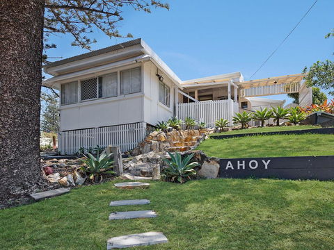 Ahoy Cottage - Foster Accommodation 0