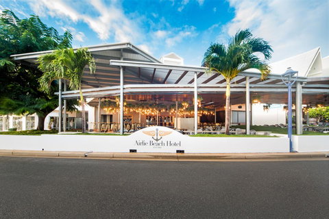 Airlie Beach Hotel - Foster Accommodation 0