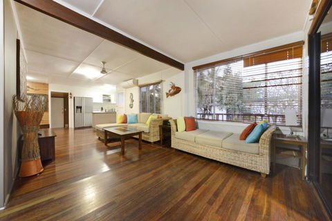 Airlie Getaway - Airlie Beach - Foster Accommodation 3
