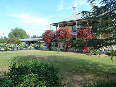 Airlie House Motor Inn - Foster Accommodation 1
