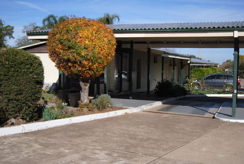 Airlie House Motor Inn - Foster Accommodation 2