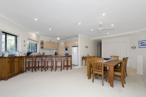 Al Mare No 2 42a - Foster Accommodation 1