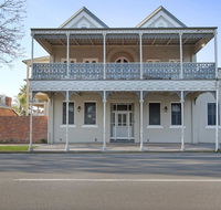 Albury Suites - Waterstreet - Foster Accommodation