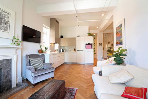 Alcaston House - Parliament House 300m, WiFi, Netflix - Foster Accommodation 1