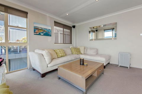 Alcheringa Unit 3 & 4, 32 Sandy Point Road - Foster Accommodation 1