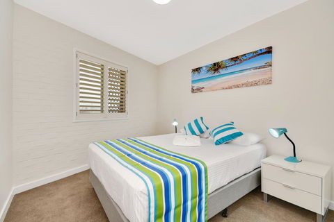 Alex Beach Apt Bilgola4 - Foster Accommodation 1