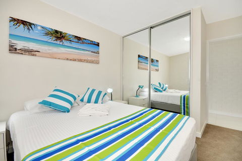 Alex Beach Apt Bilgola4 - Foster Accommodation 2