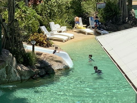Alex Beach Resort Unit 305 - Foster Accommodation 3